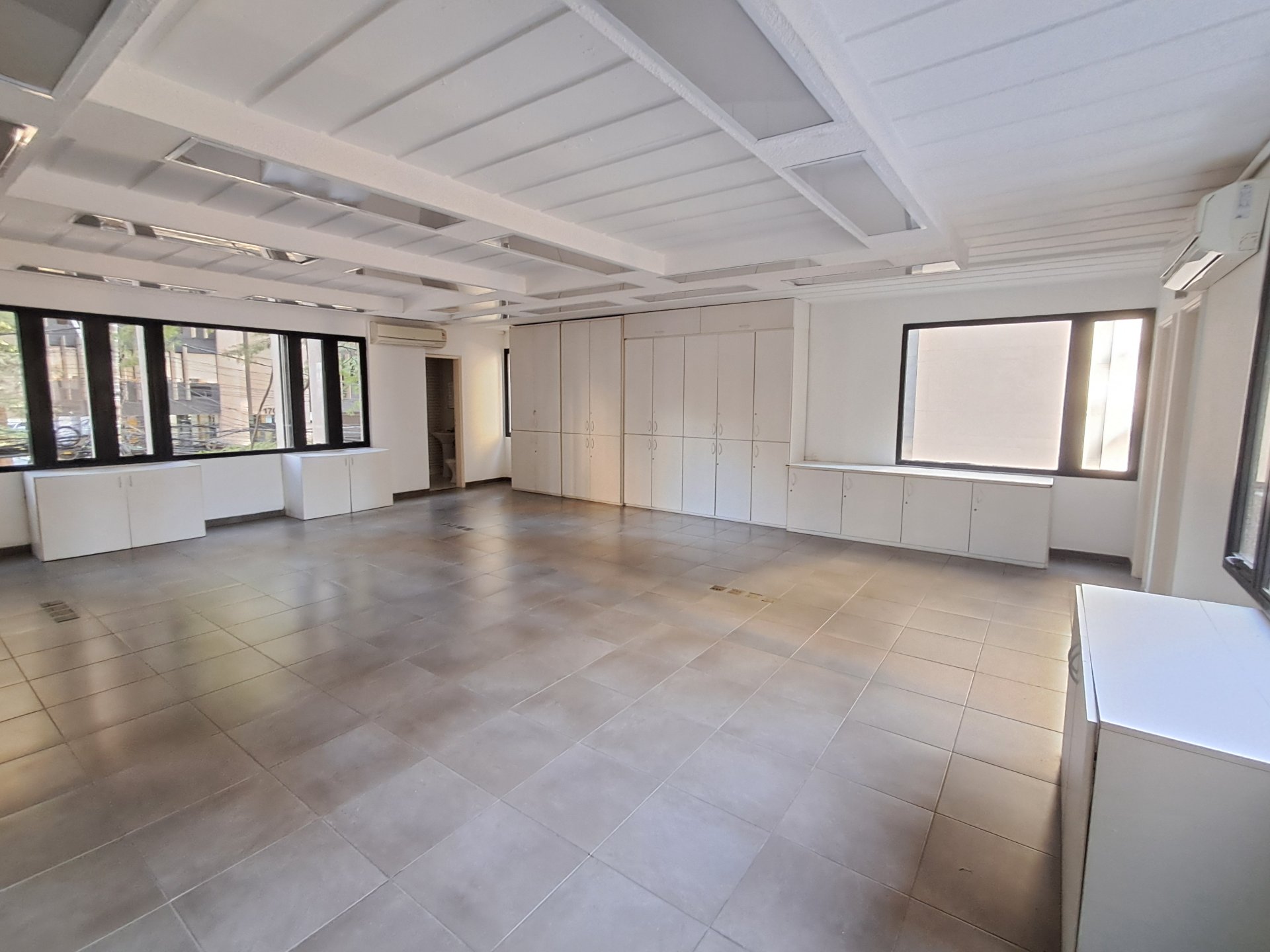 Sala Comercial - Berrini - 160m², 3 vagas, 3 WCs. - Foto 1