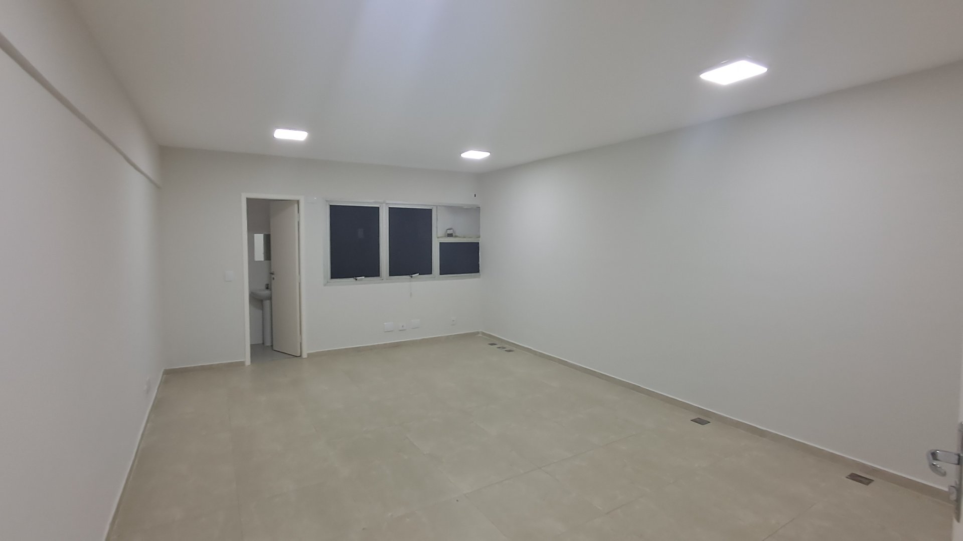 Sala Comercial Metrô Jabaquara - 29m² - 1 vaga - 1WC - Edifício 24h. - Foto 1