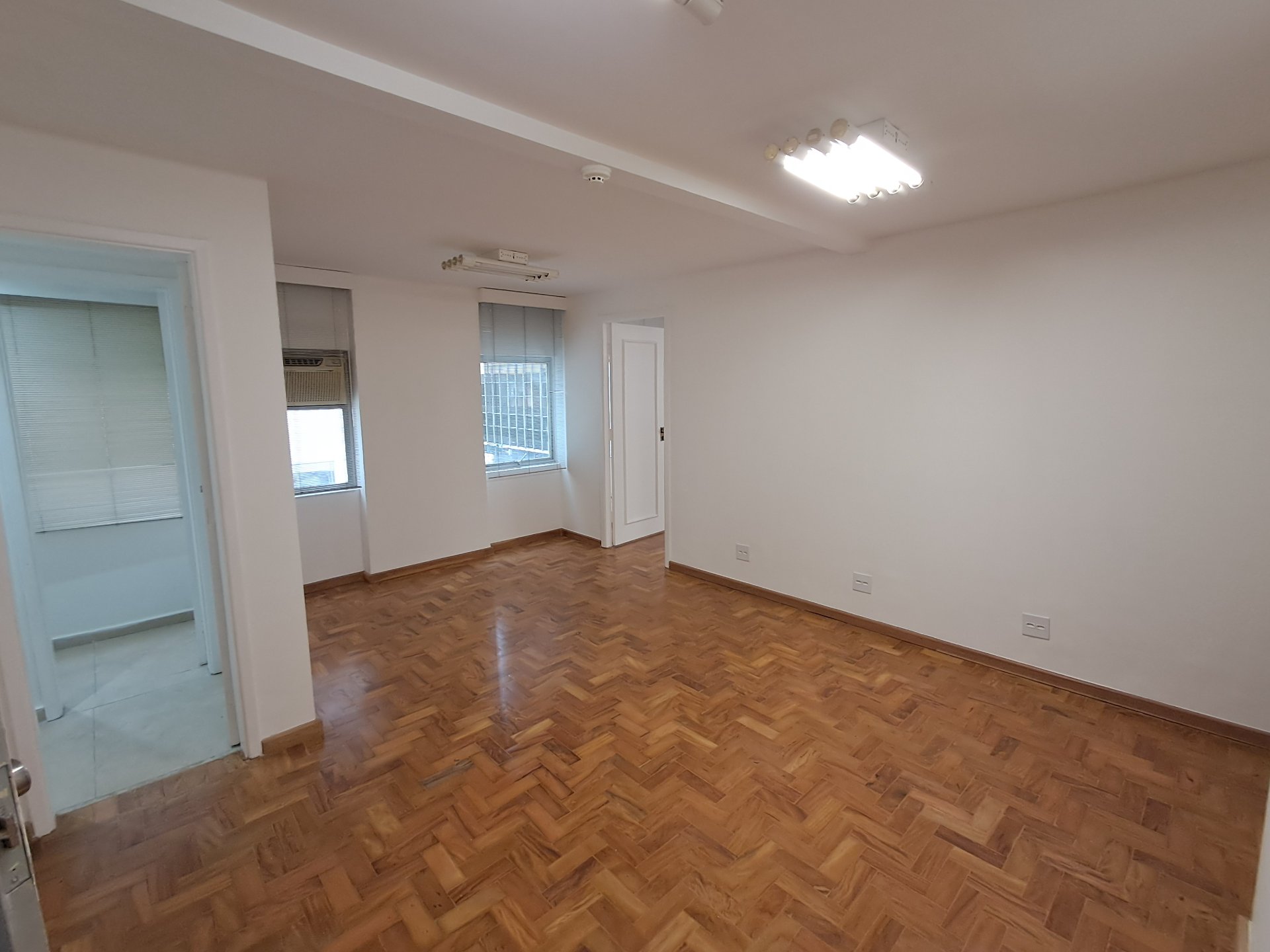 Conjunto Comercial - Av, Paulista - 60m² - Sem Vaga - Reformado - Foto 1