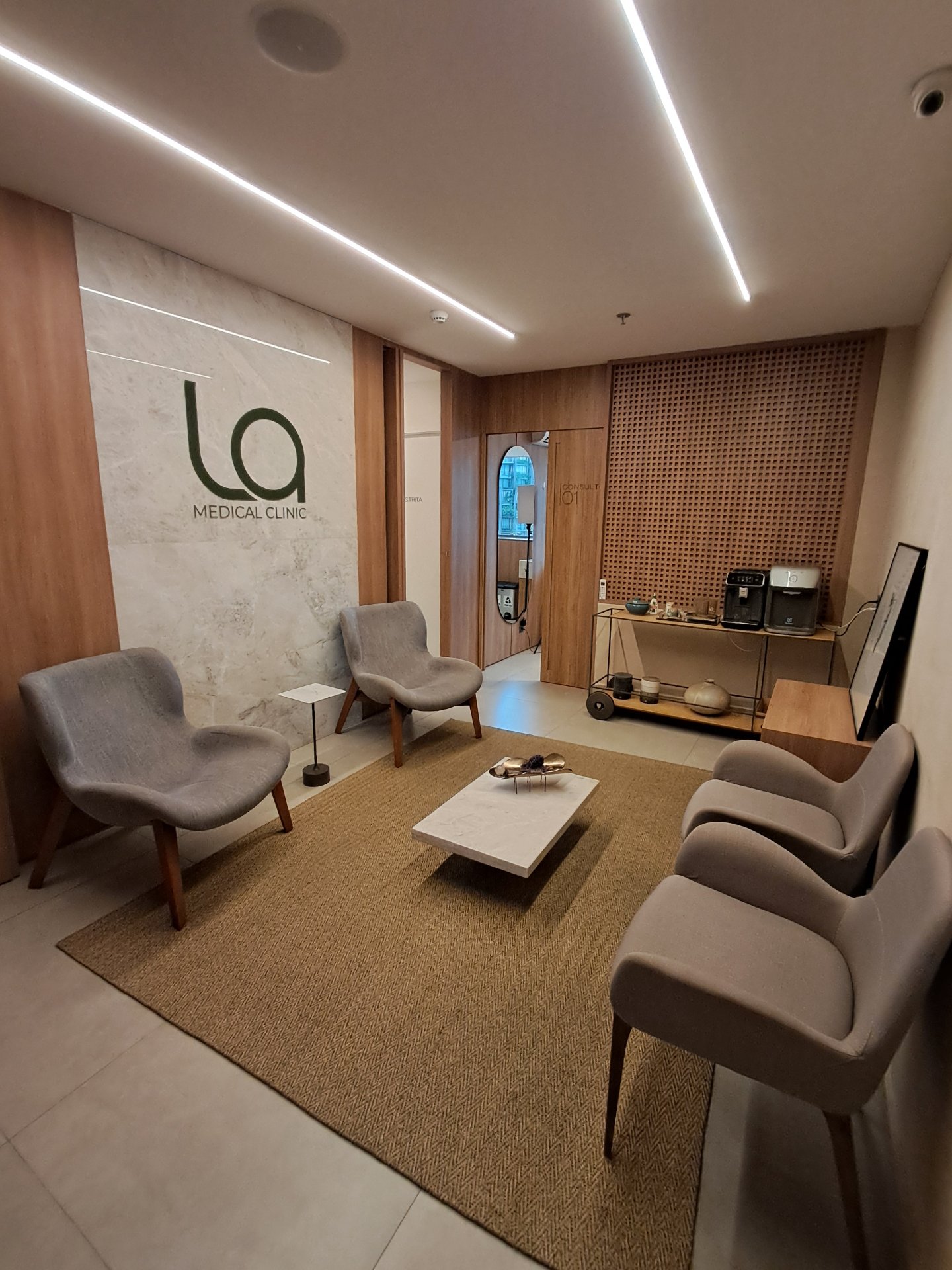 Clínica Médica Alto Padrão - 87m² - 3 Vagas - Decorada  - Foto 1