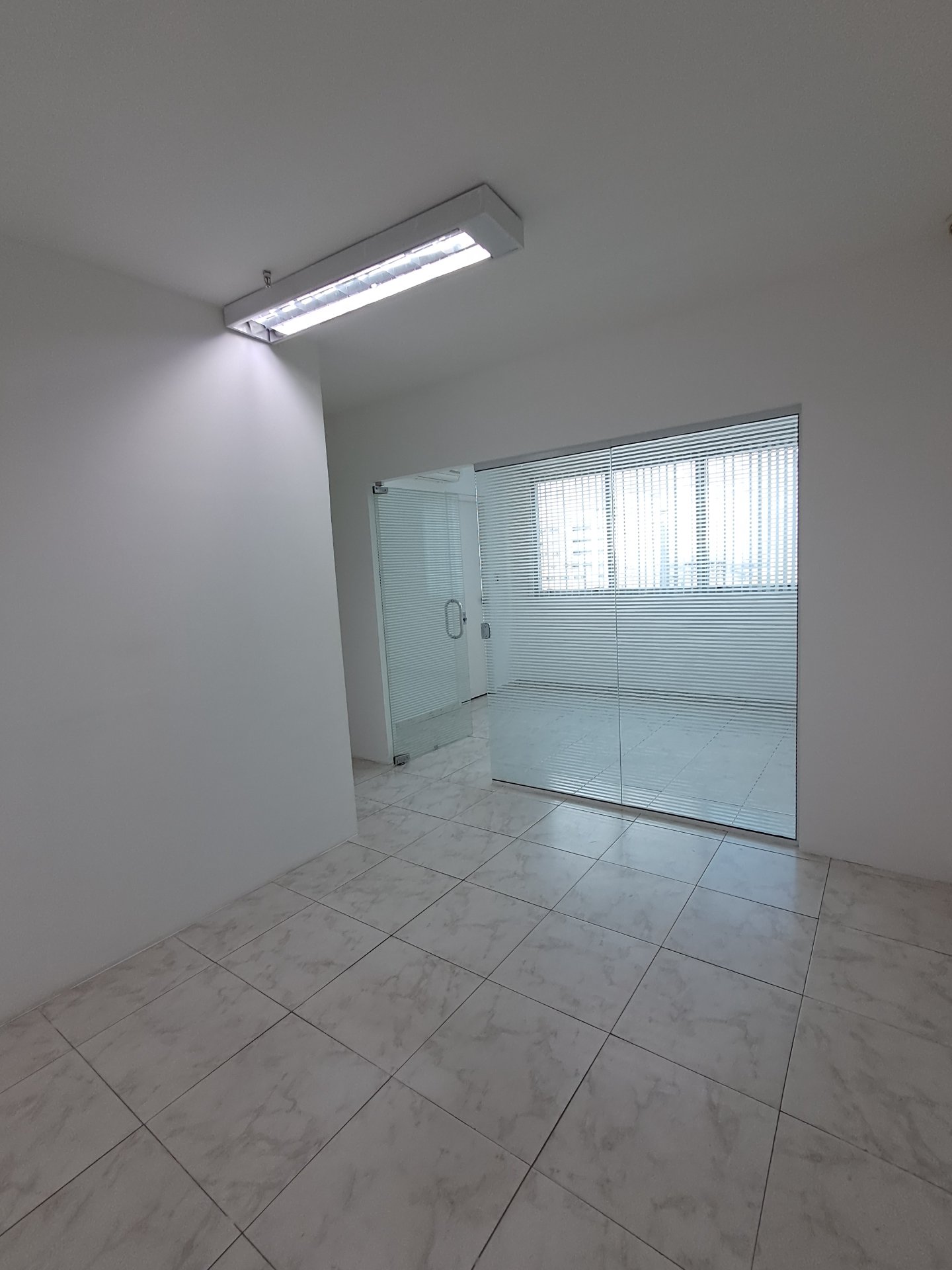 Conj. Comercial 84m² - Metrô Santana - 3 vagas - 4WCs + Copa - Foto 1