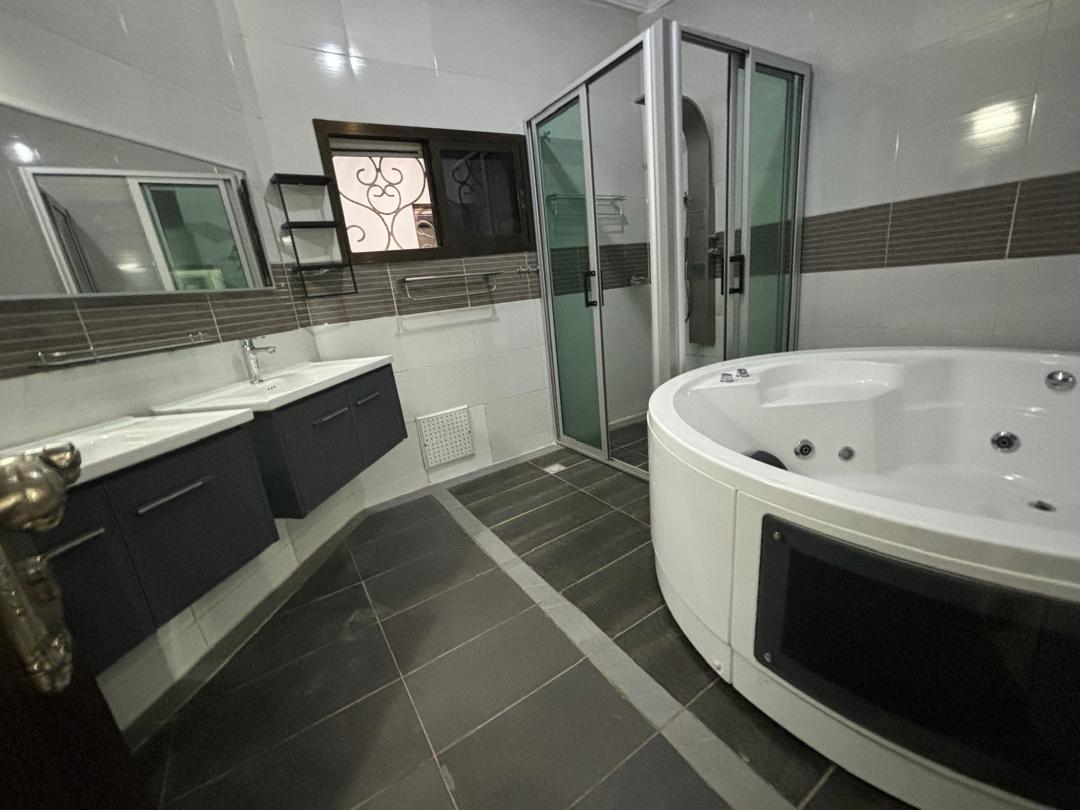 Somptueuse Villa Triplex 10 Pièces