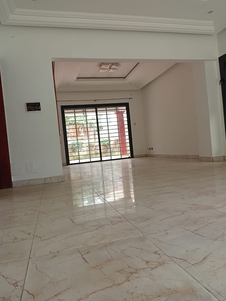 A louer villa duplex de 7 pièces (Abou)