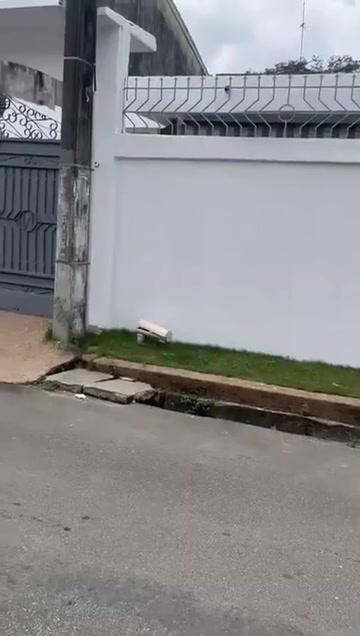 Une villa de quatre pièces cité tonton bouba angré (abou)