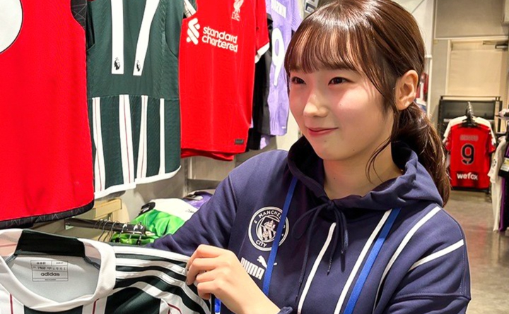 サッカー専門店の販売スタッフ