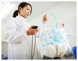介護施設、医療機関への営業（大人用オムツetc）と飲食店への営業（お米）