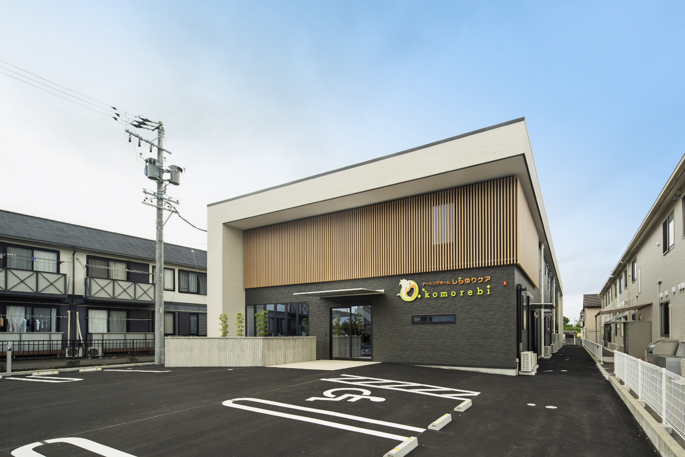 【四日市／ランチビュッフェと夜食無料♪】ワンフロアに多職種のスタッフがいるので相談しやすい環境です◎（施設内訪問介護／常勤）