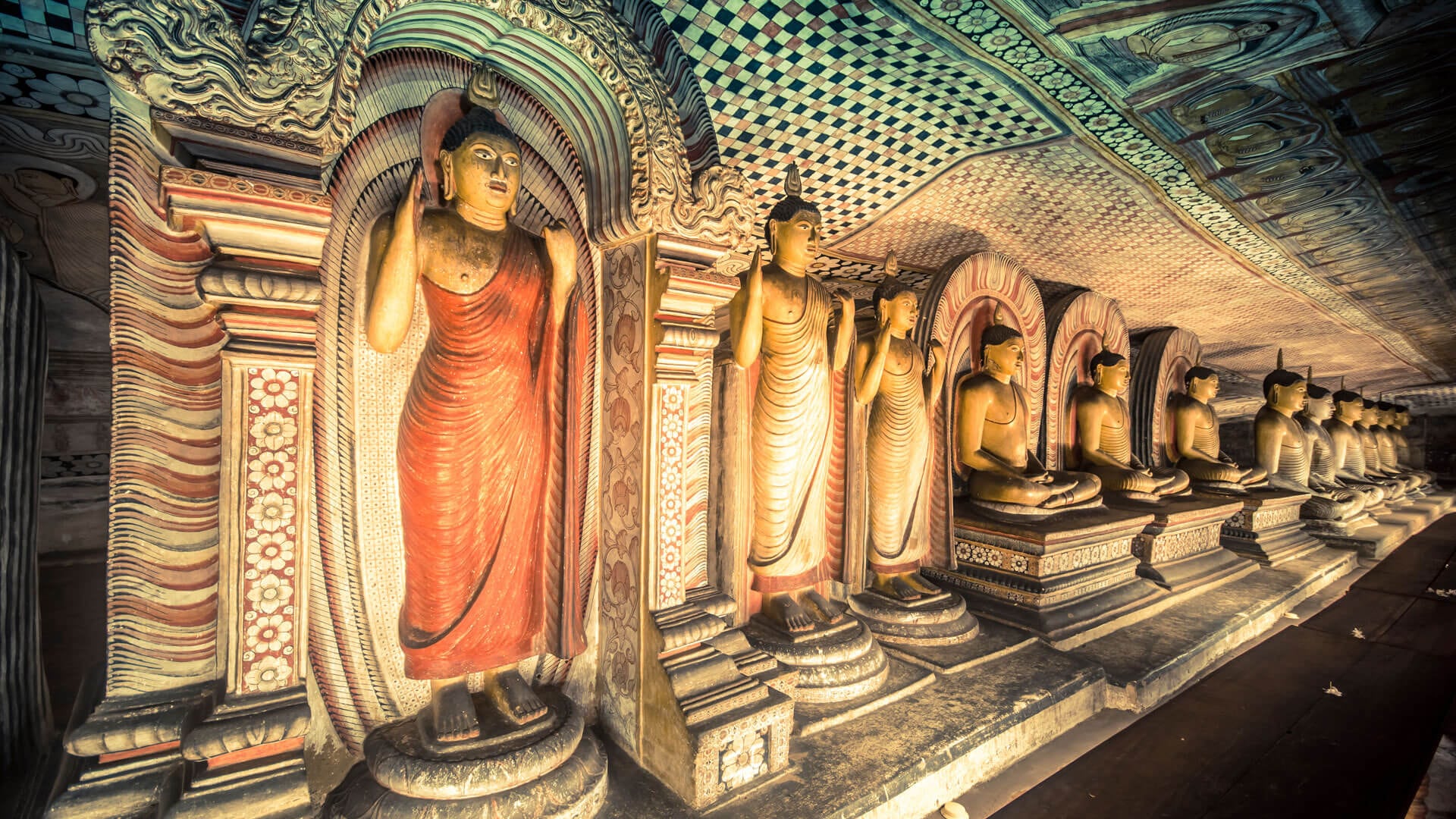 Dambulla-Cave-temple-Culturale-Triangle-sri-lanka.jpg Dambulla-Cave-temple-Culturale-Triangle-sri-lanka.jpg