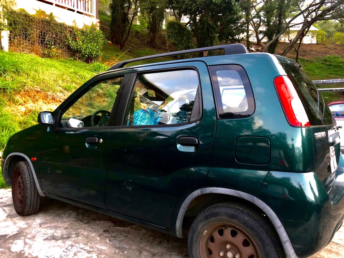 Suzuki ignis 2004