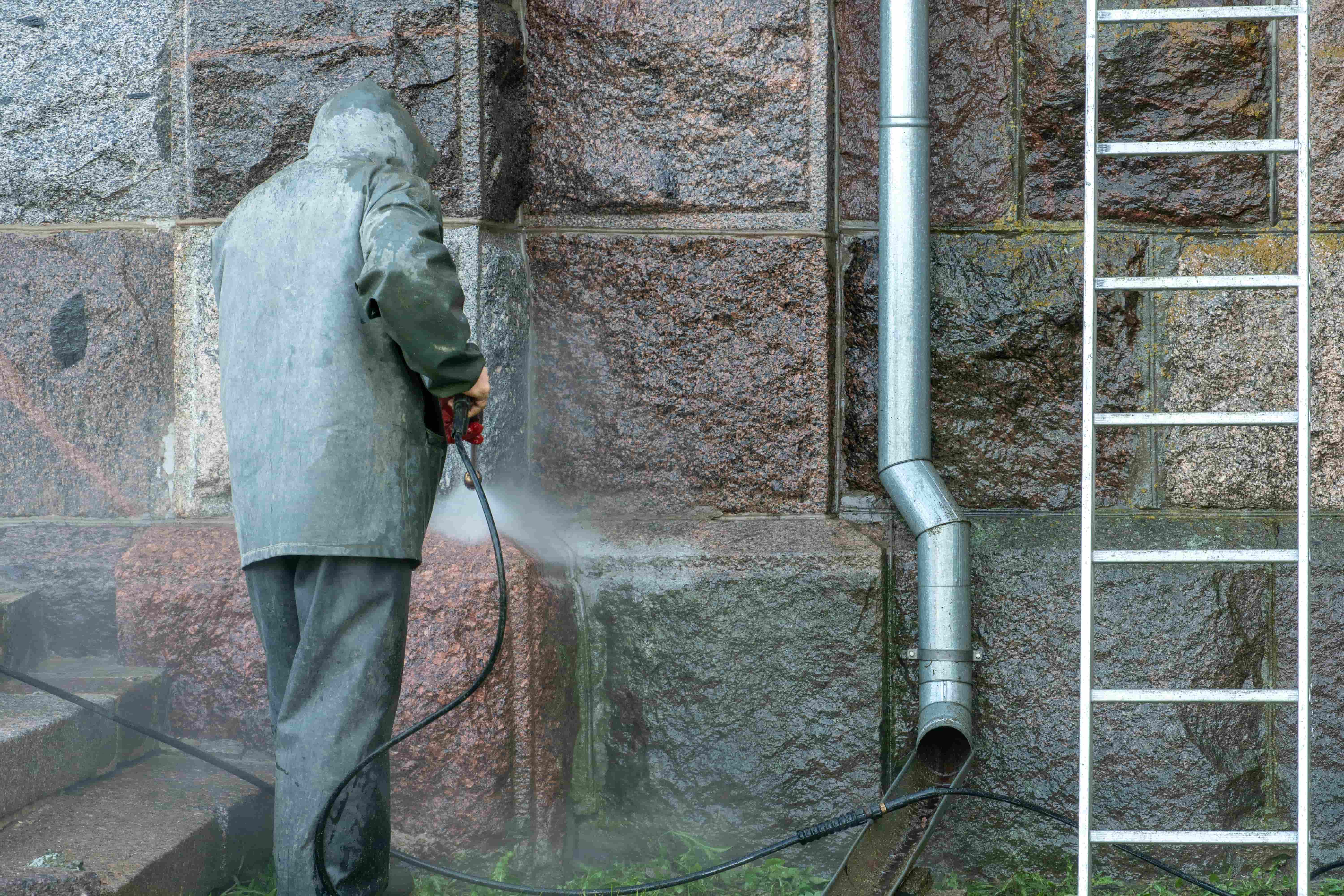 High-pressure exterior wall wash