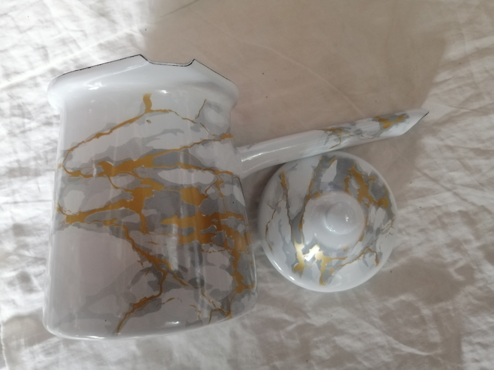 Enamel coffee warmer 