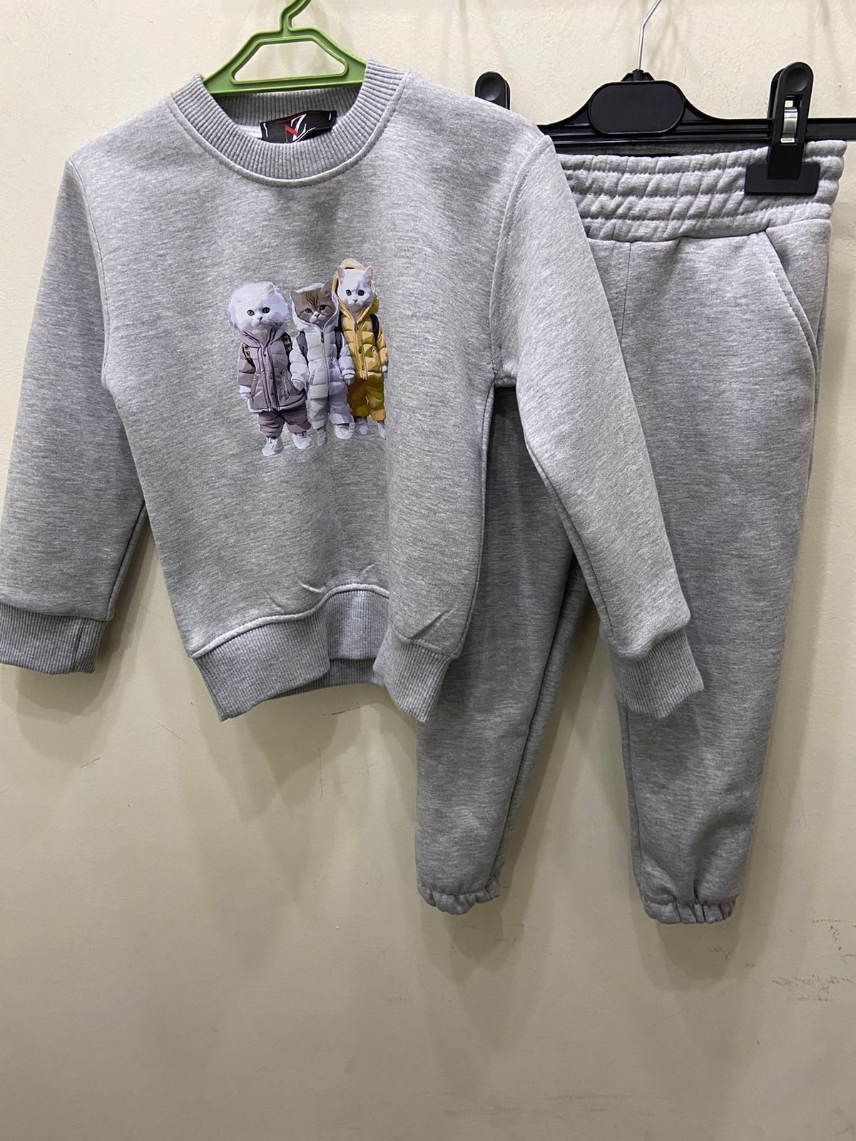 Shirt with sweatpants for kids