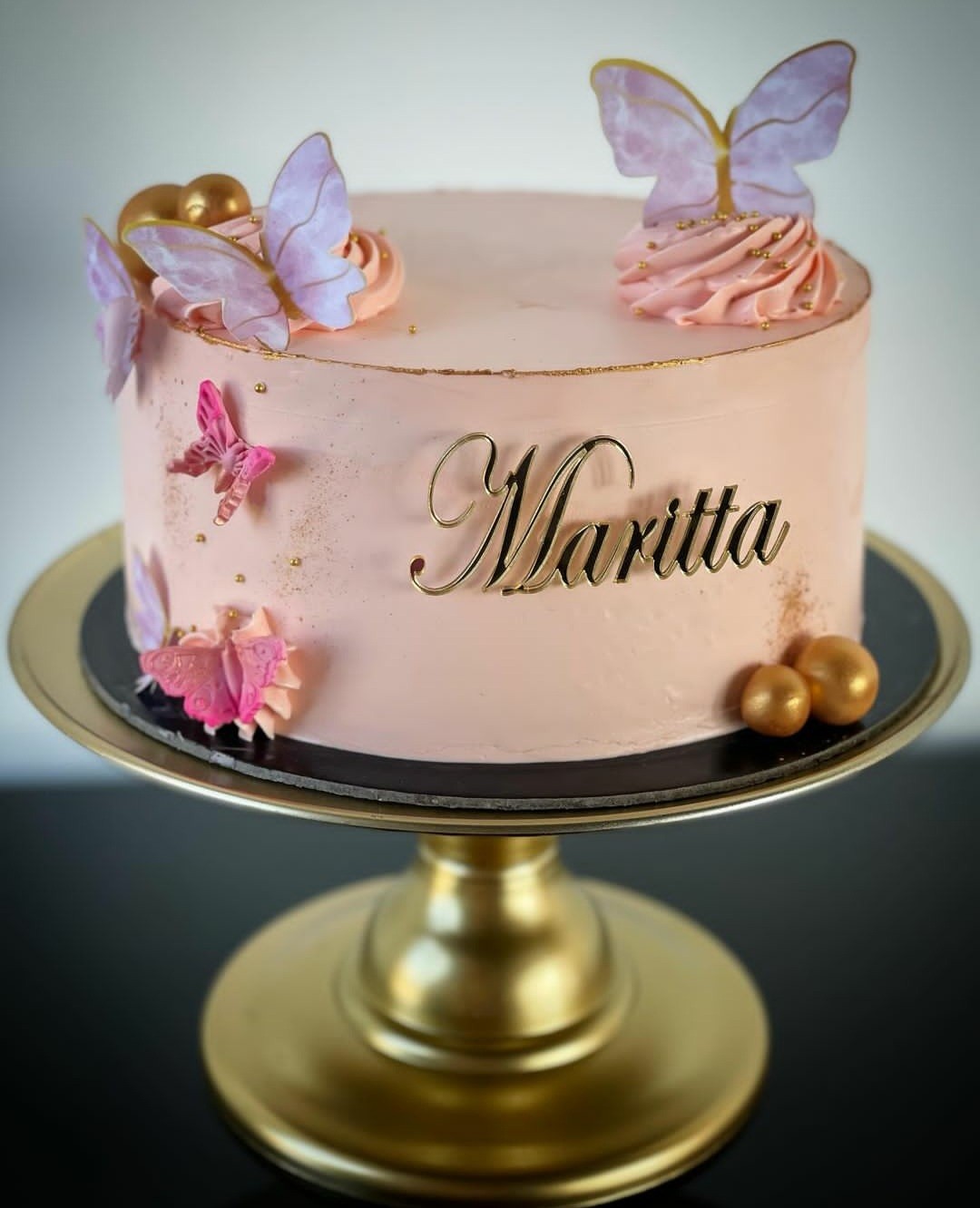 BUTTERCREAM CAKE