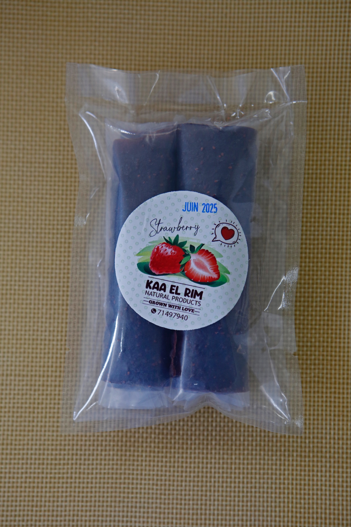  Dried strawberry rolls