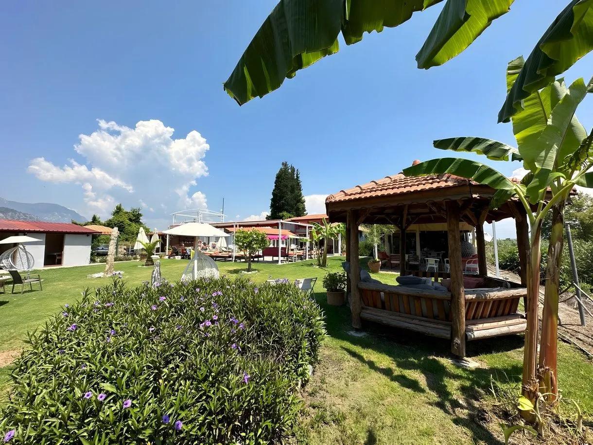 Villa Spectrum garden
