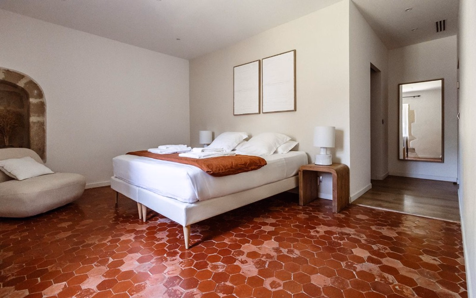 Grenache room — king bed at Mas Millésime