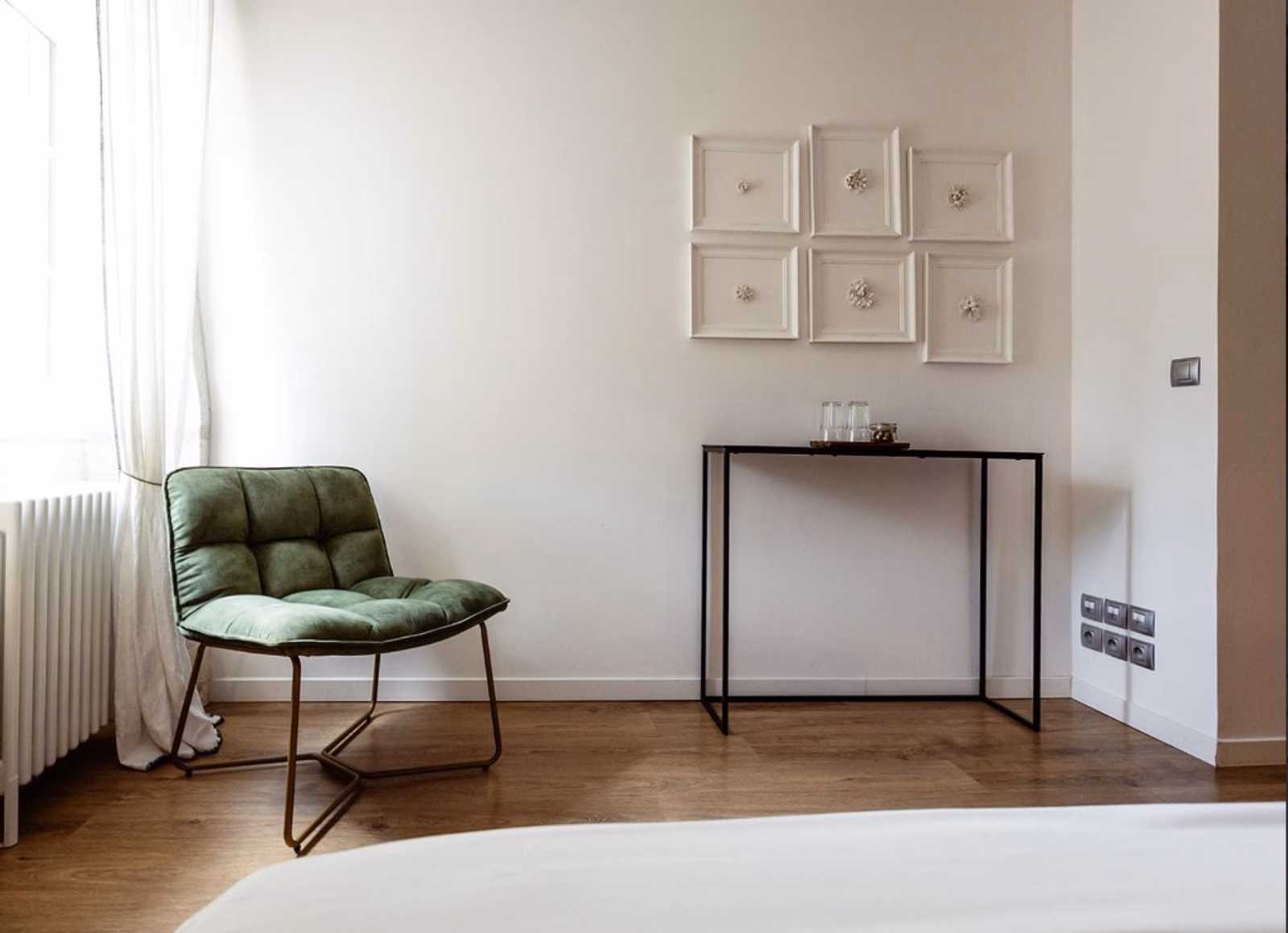 Sémillon room — queen bed in the main farmhouse