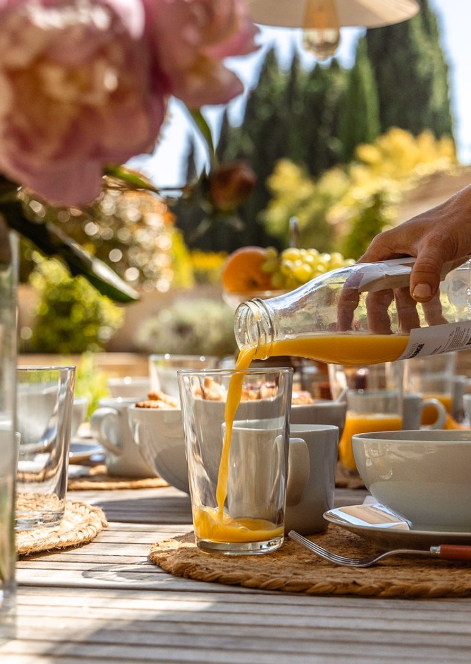 Outdoor breakfast at Mas Millésime