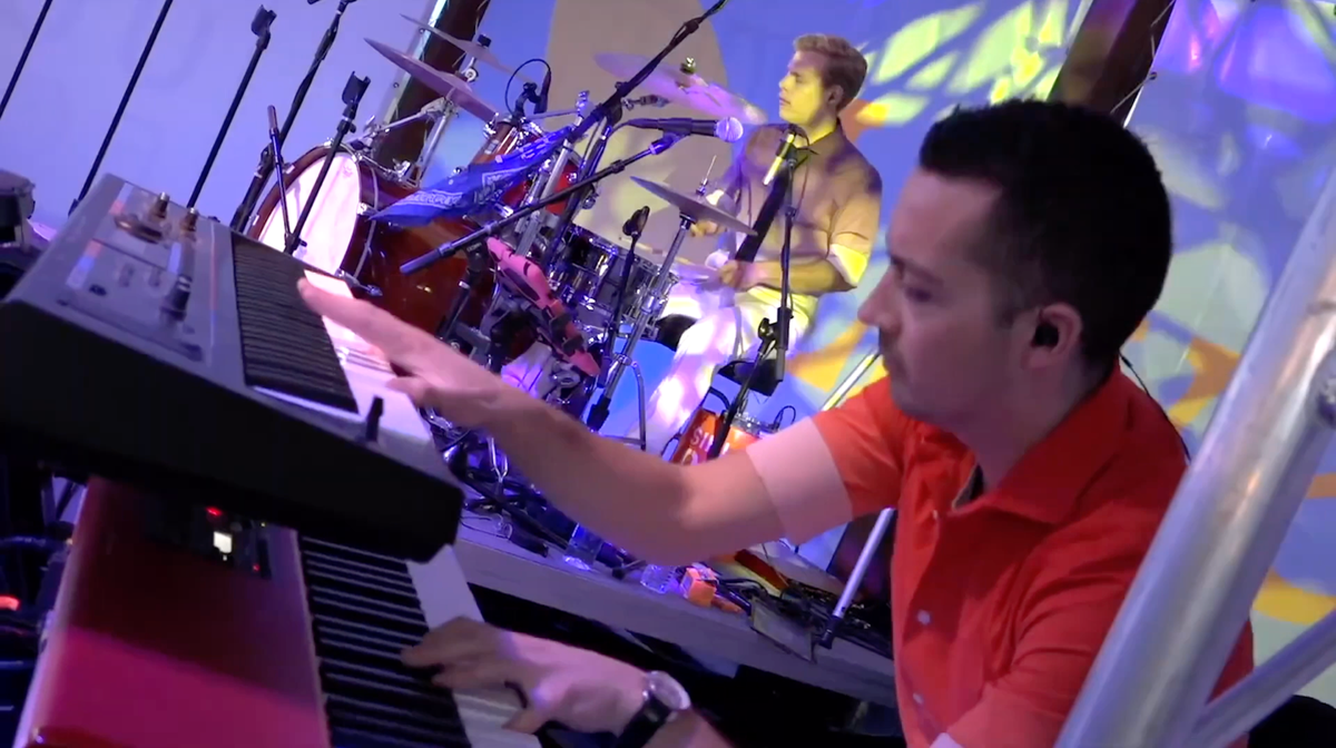 Modern High-End Corporate Entertainment: How to Impress Clients and Keep Guests Engaged All Night