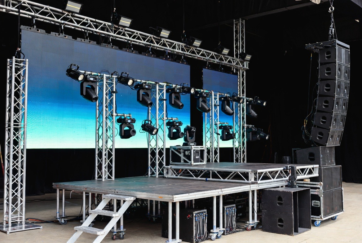 The ‘Private Concert’ Trend: Why Your Event Needs a High-Energy Party Band