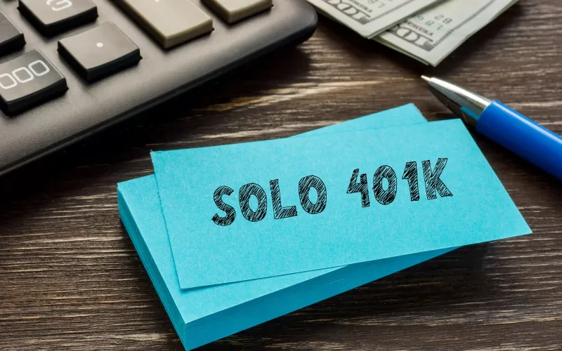Solo 401(k) vs. SEP IRA: The Definitive Guide for Freelancers and Solopreneurs