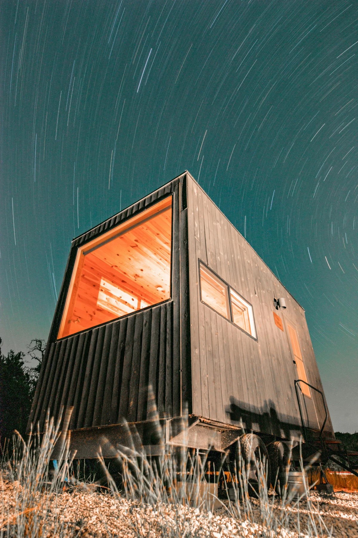 Tiny Homes, Big Adventures: Why Airbnb & VRBO Getaways Beat Hotels Every Time