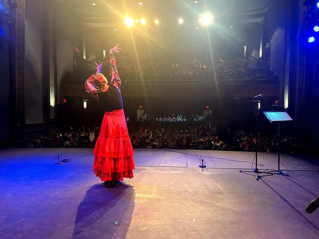Igniting Curiosity: The Educationnal Power of Flamenco Shows by La Candela Flamenco