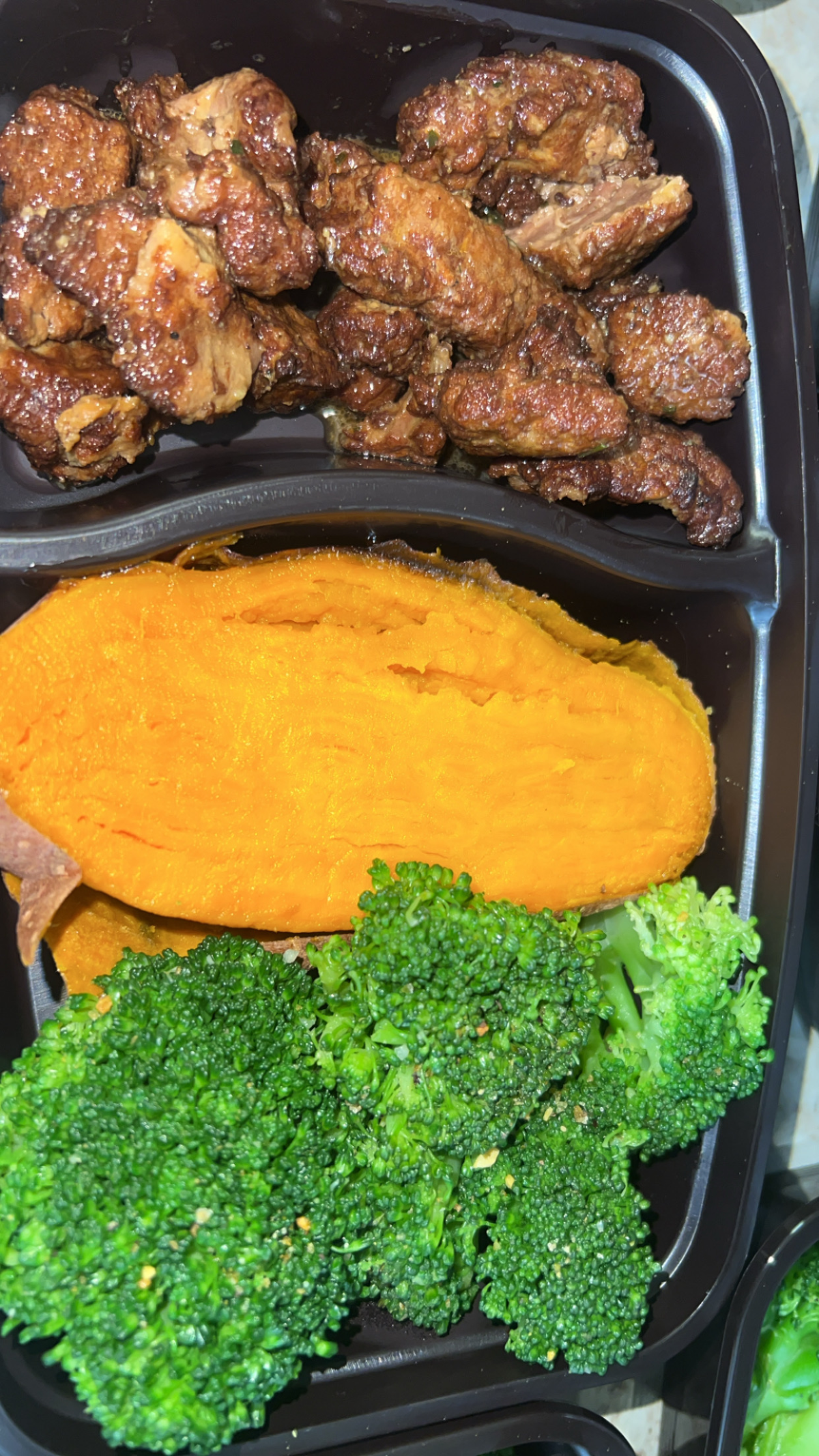 Mastering Meal Prep: The Benefits of Weekly Meal Services for Busy Lifestyles