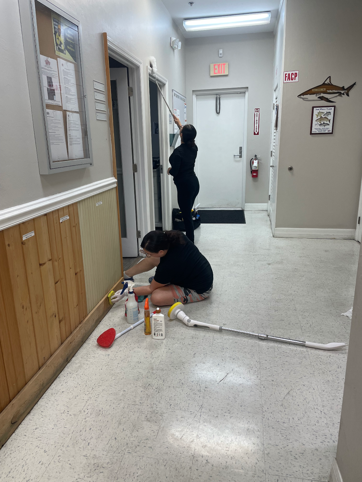 Cleaning Offices with Heart: How Janie Cleaning Services LLC Sets the Standard for Teamwork