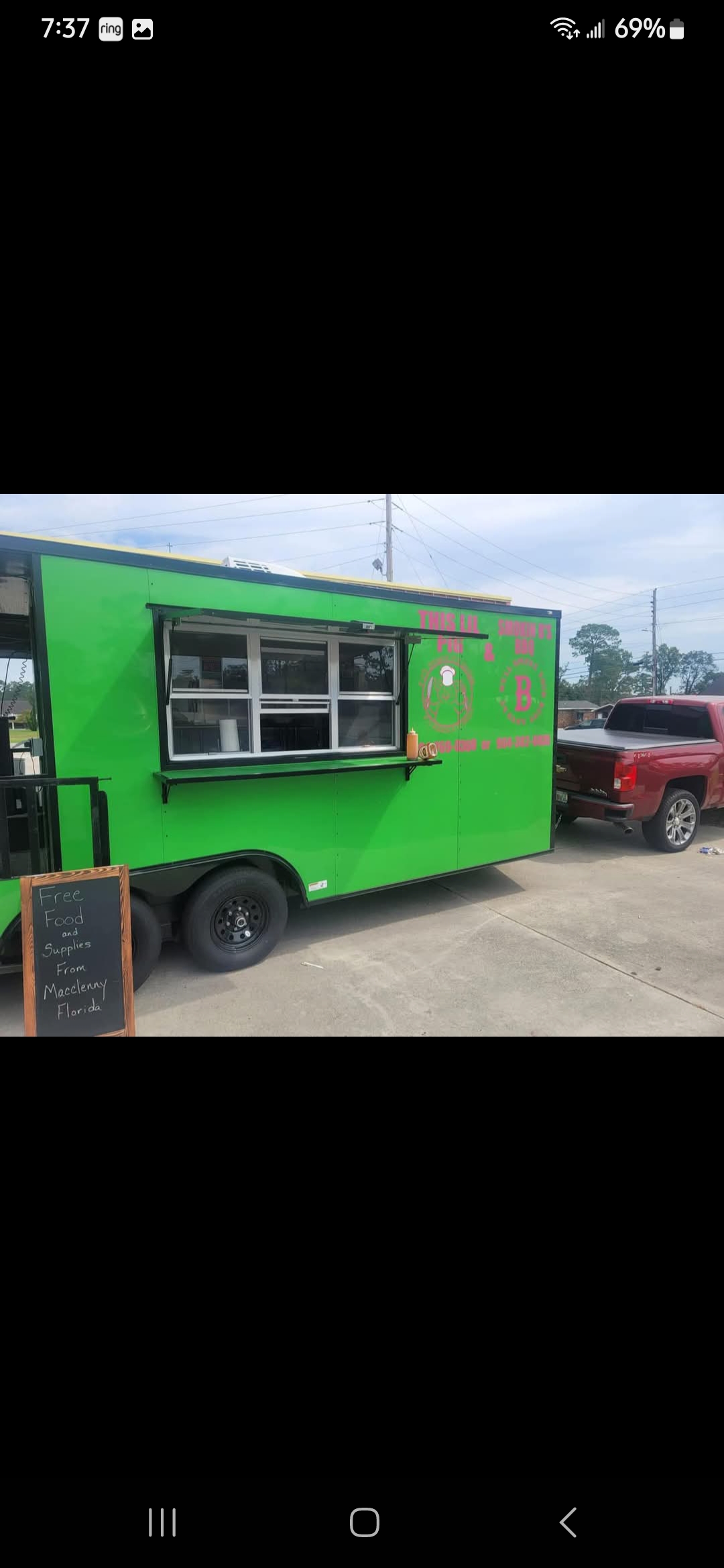 This Lil Pig & Smokin' B's Bbq