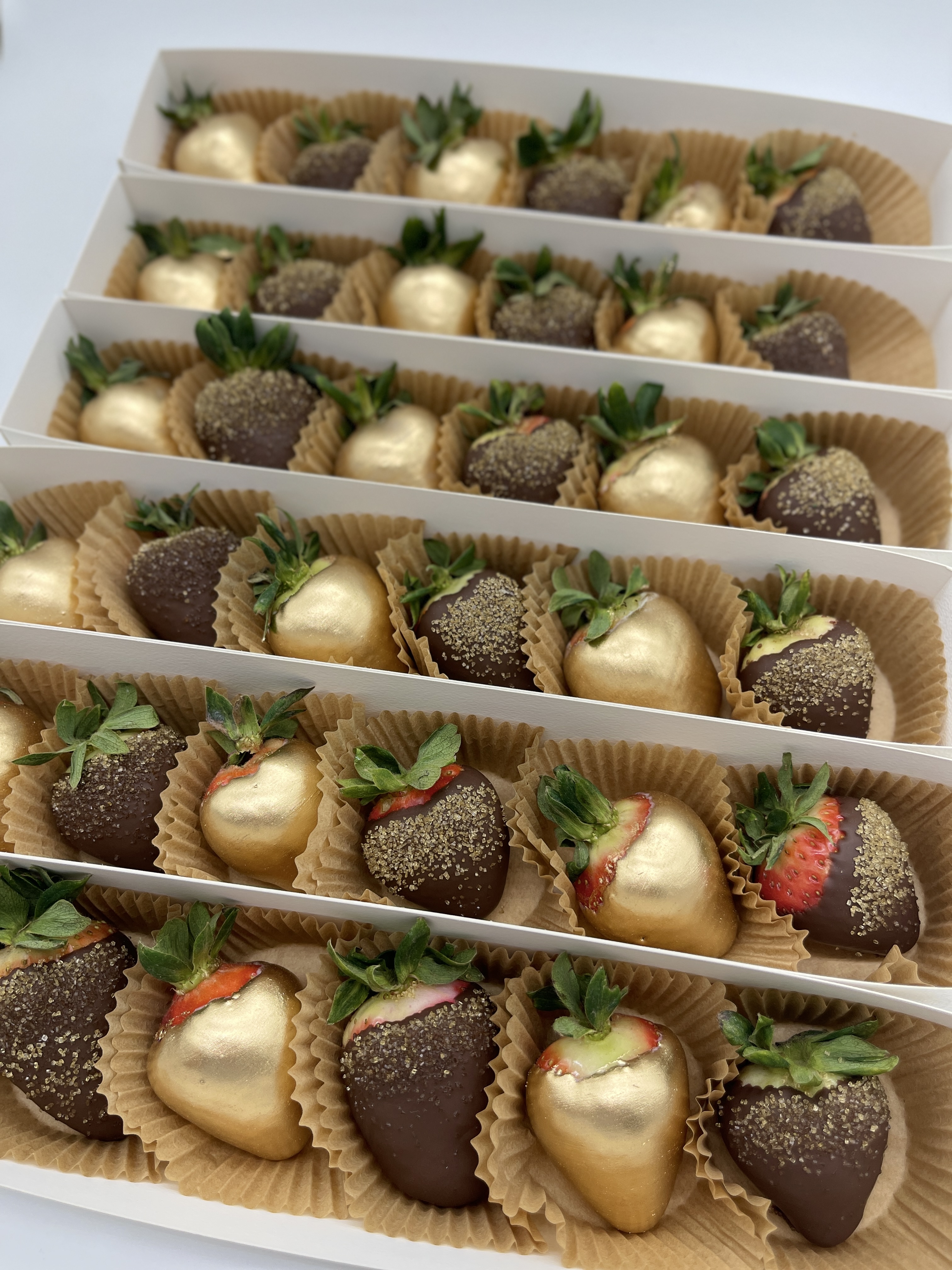 Delightfully Dipped Chocolate Dipped Strawberries