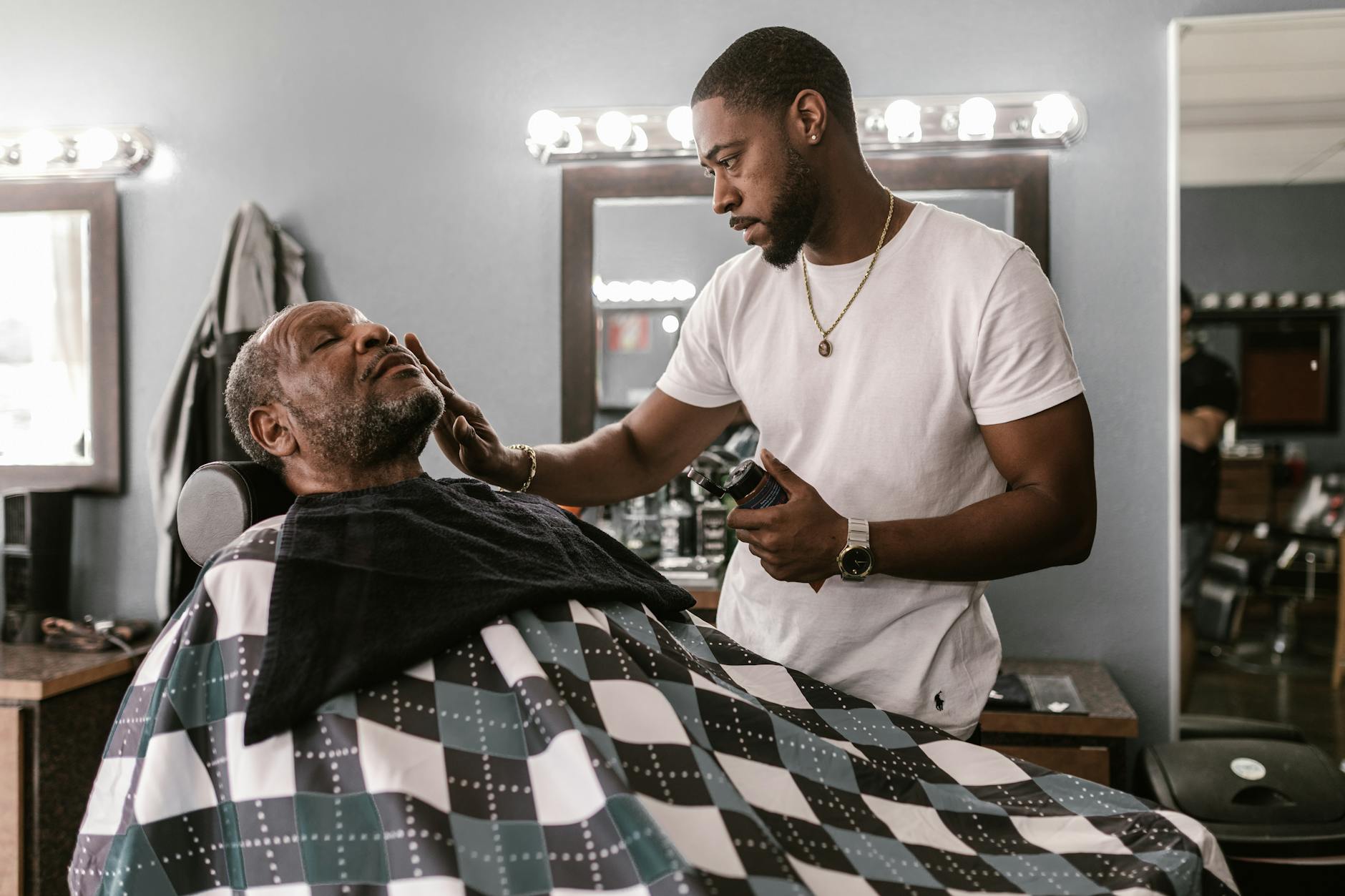The Vybe Barberlounge Llc