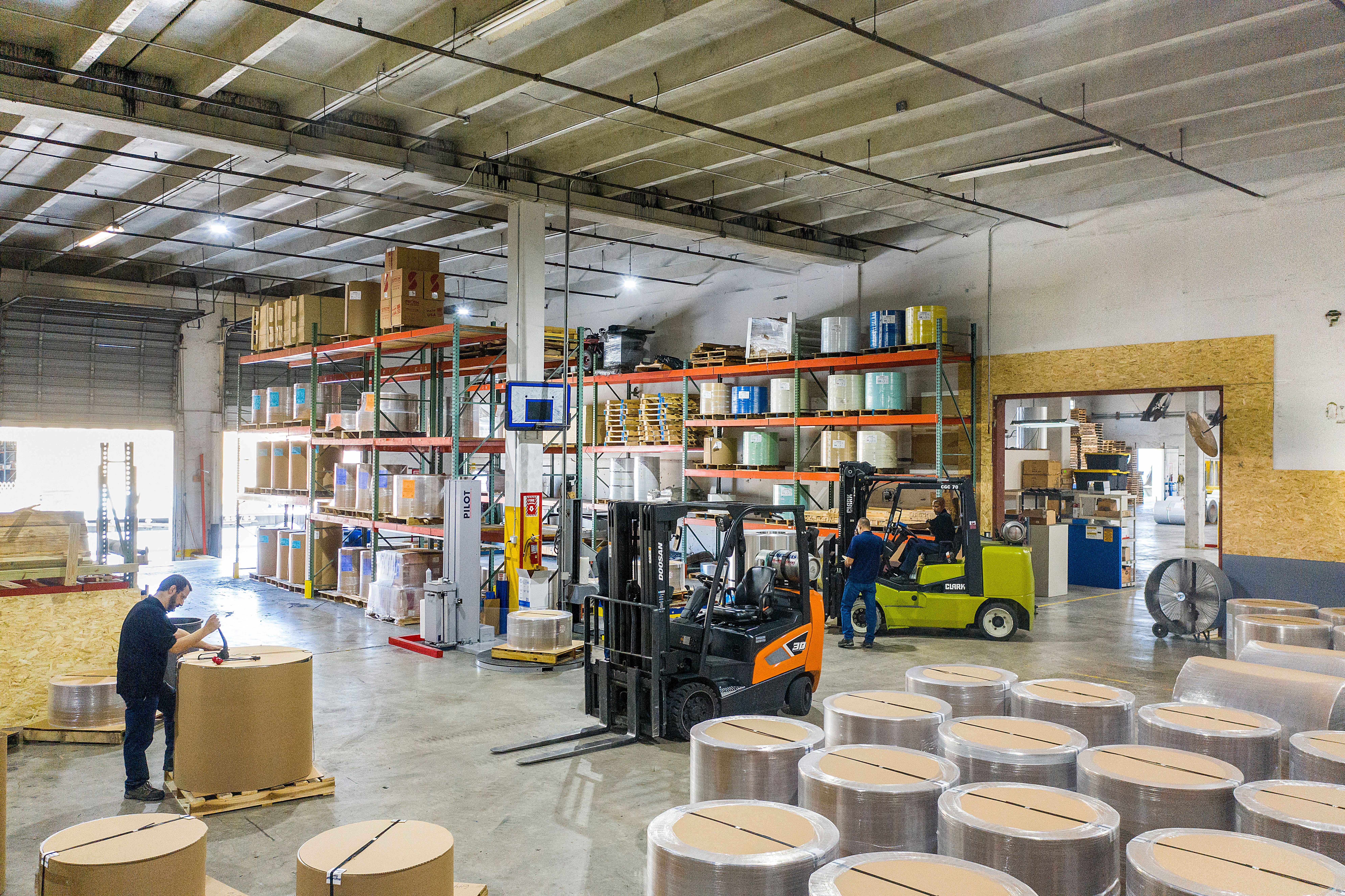 Same-Day vs Next-Day Freight Shipping: Which Is Right for Your Business?