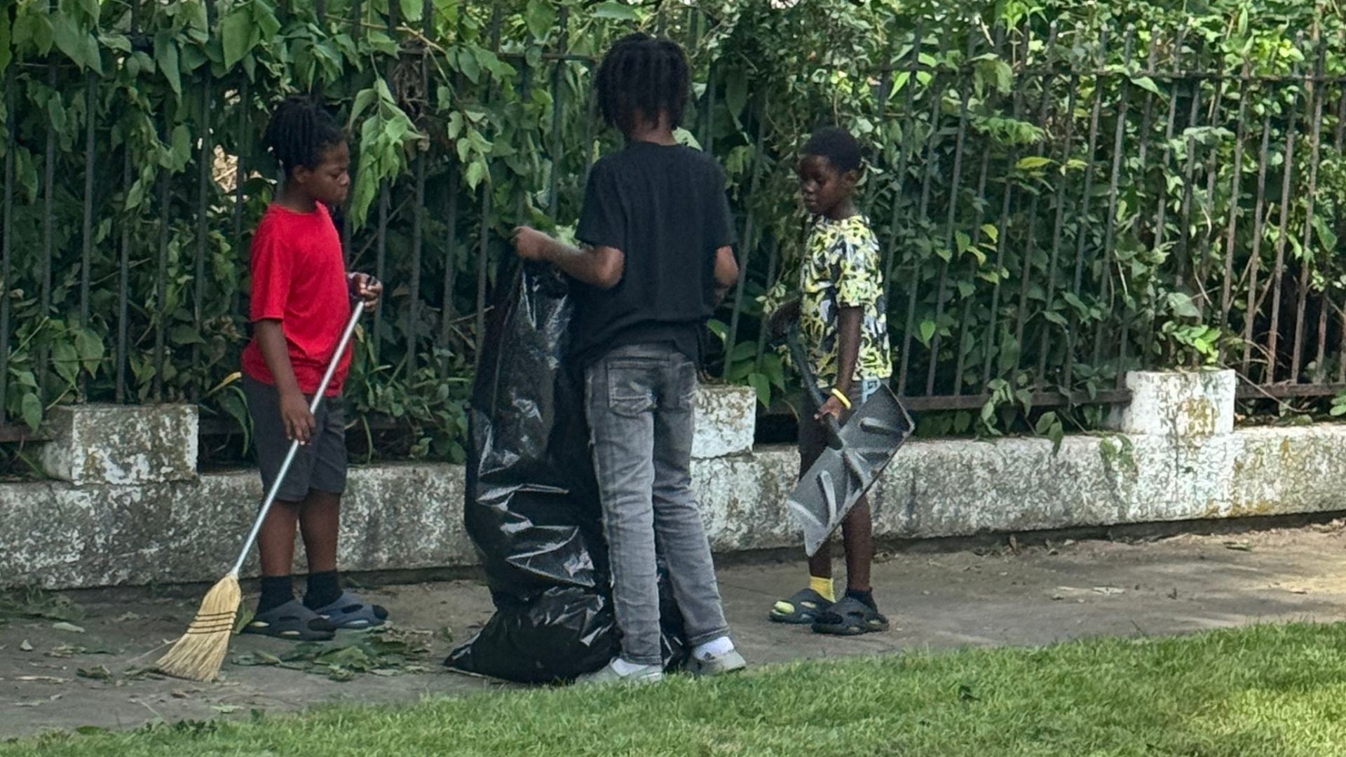 Community Service Opportunities: Building Leaders in Chicago’s Neighborhoods