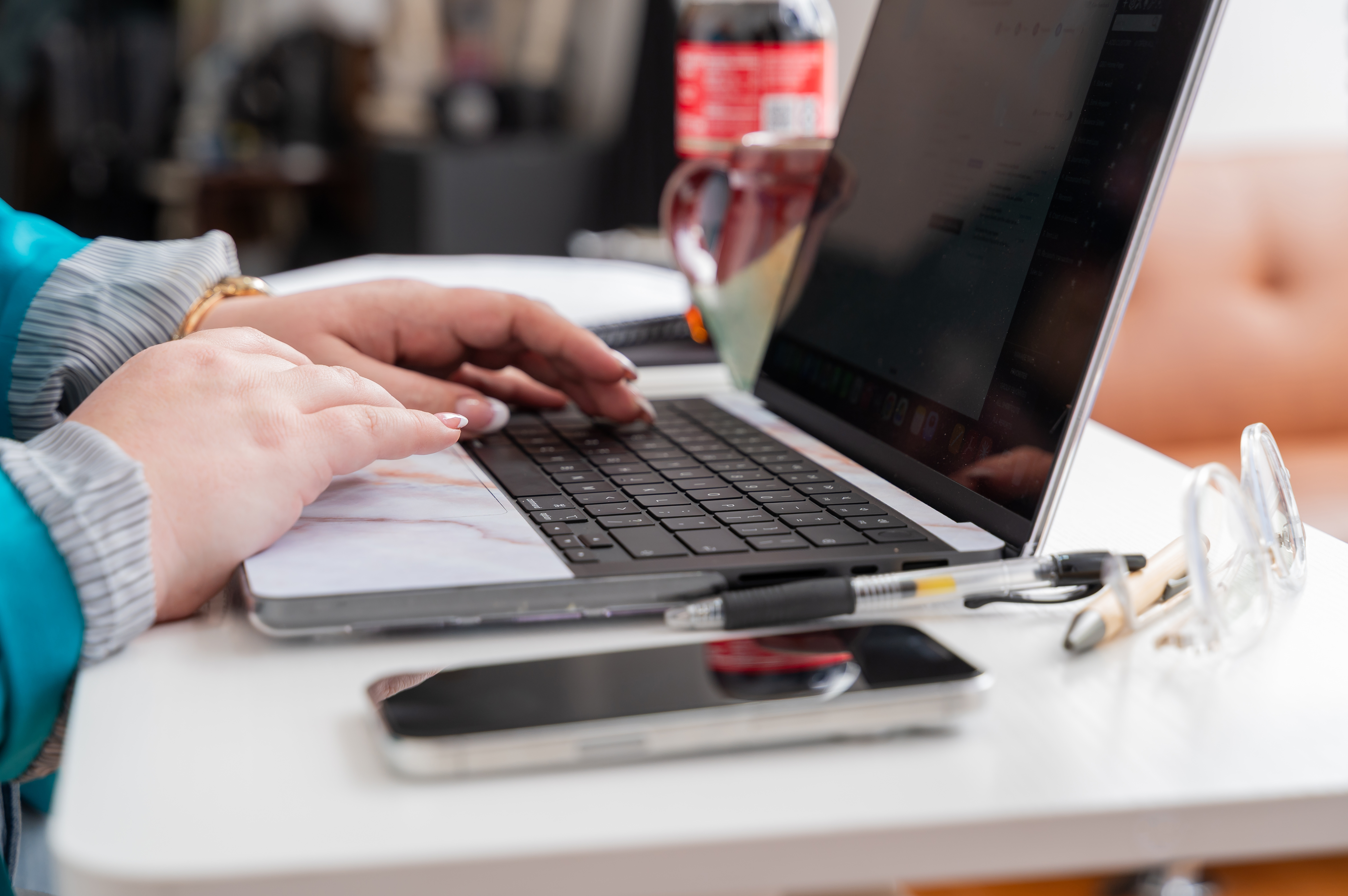 Unlocking Your Creative Potential: The Benefits of Hiring a Bookkeeper for Your Creative Business