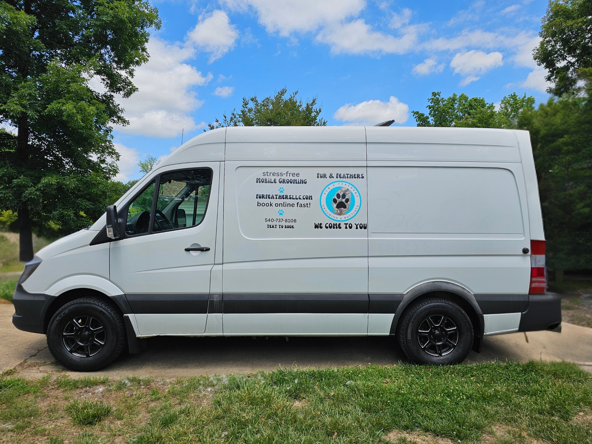 The Ultimate Convenience: Why Mobile Pet Grooming is a Game-Changer for Busy Pet Lovers