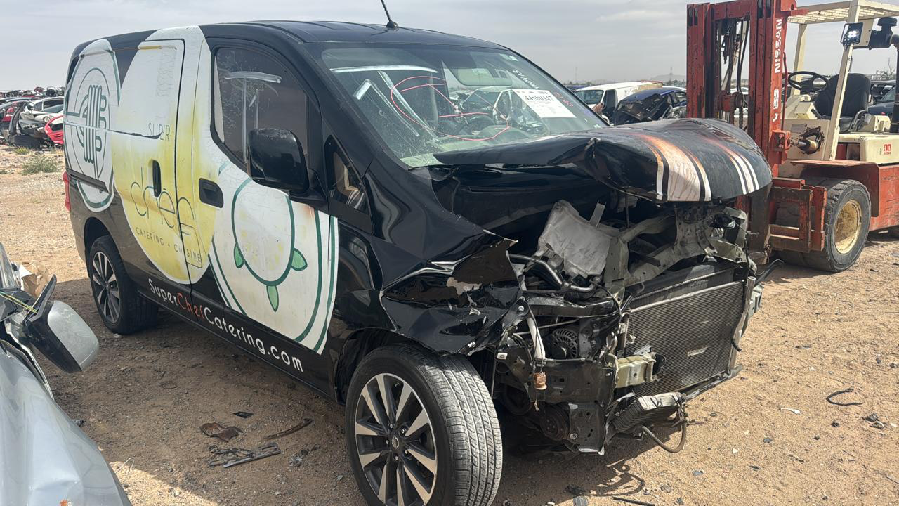Nissan Nv 200 2016 para partes Derecha