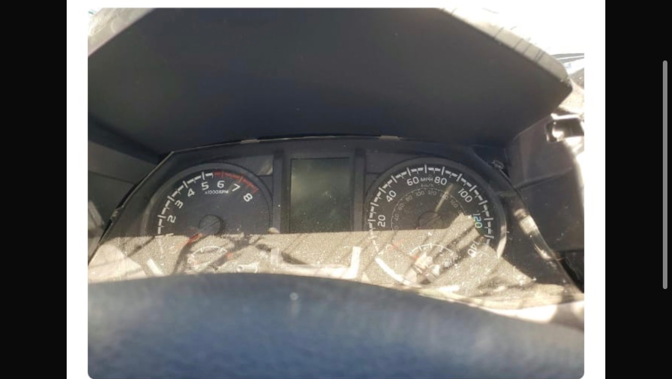 Toyota Tacoma 2.7 2018 para partes Tablero