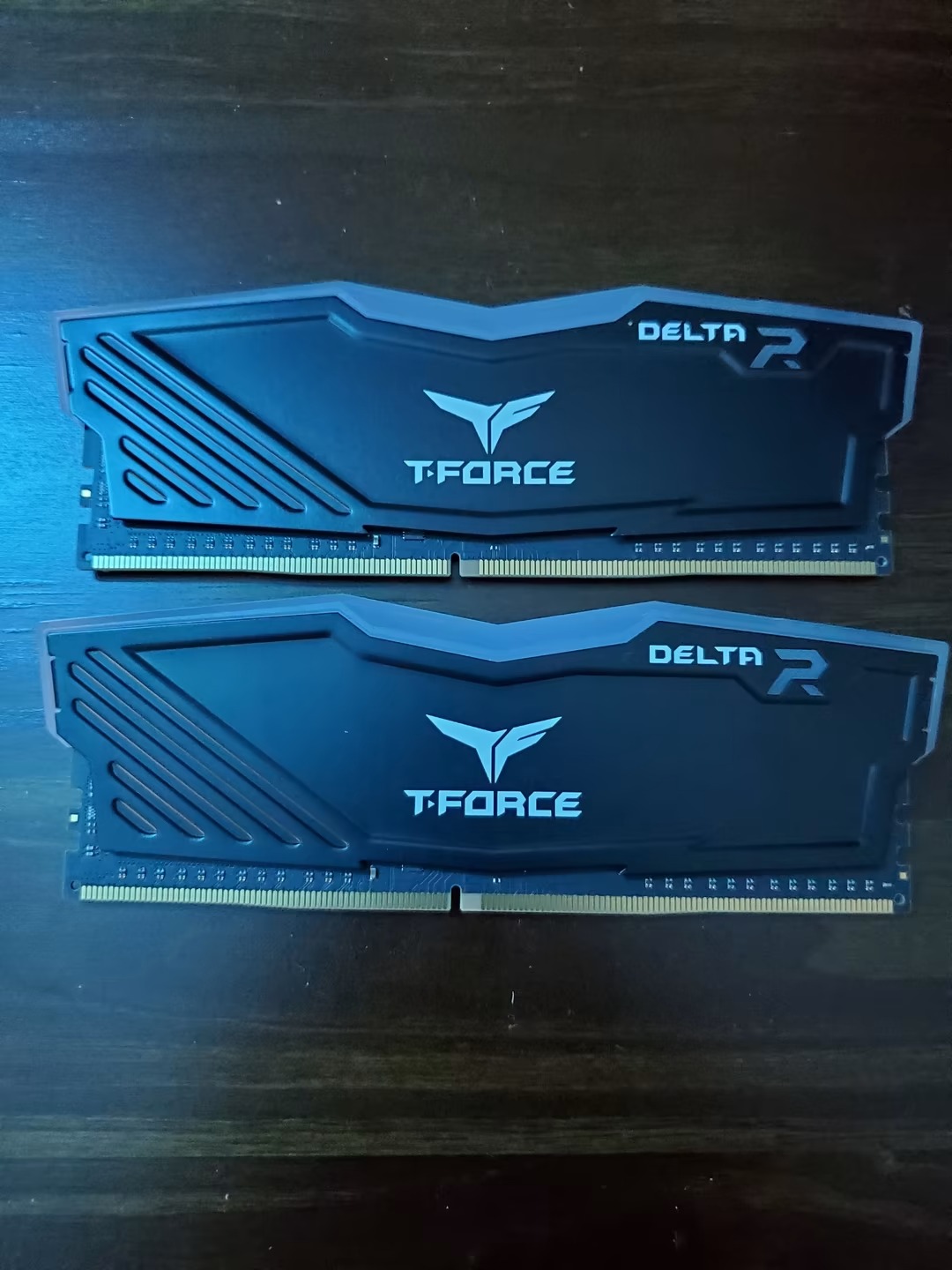 Teamgroup T-Force Delta RGB 16 GB (8GB x 2)