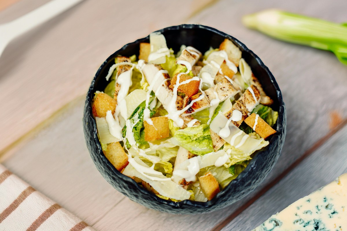 Caesar Salatası