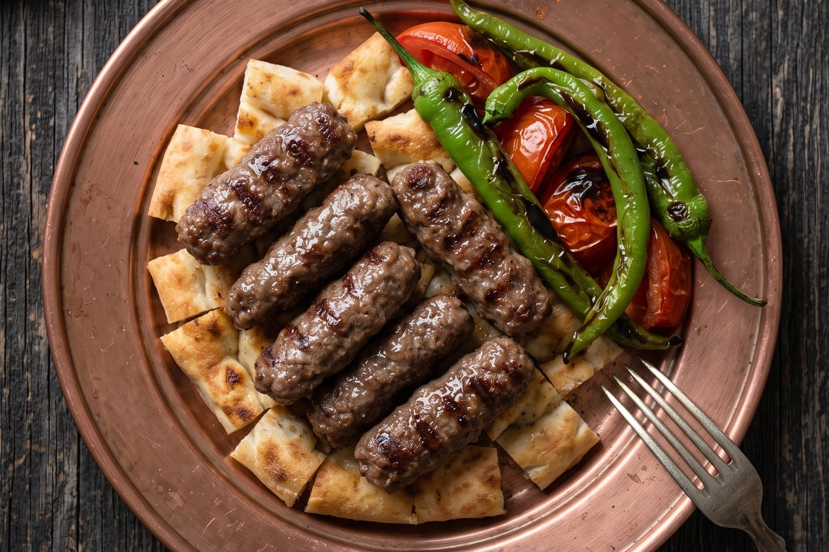 Akhisar Köftesi