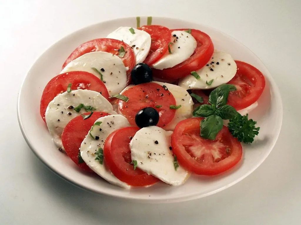 Caprese Salatası