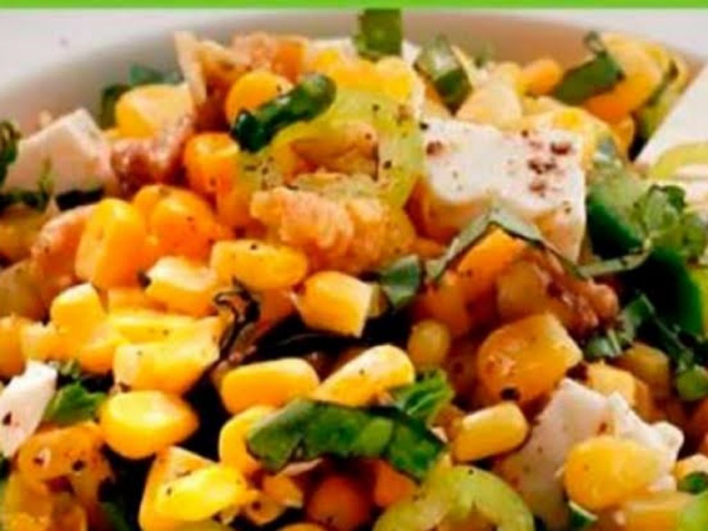 Choclo con Queso Salatası
