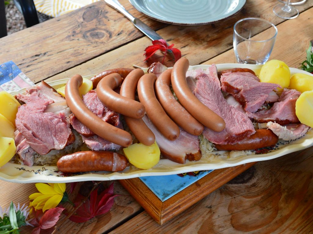 Choucroute Garnie (Alsas Ekşi Lahana)