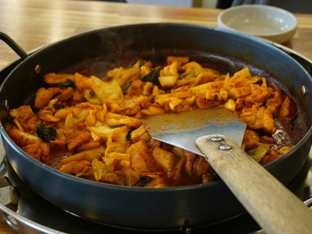 Dakgalbi (Acılı Wok'ta Tavuk)