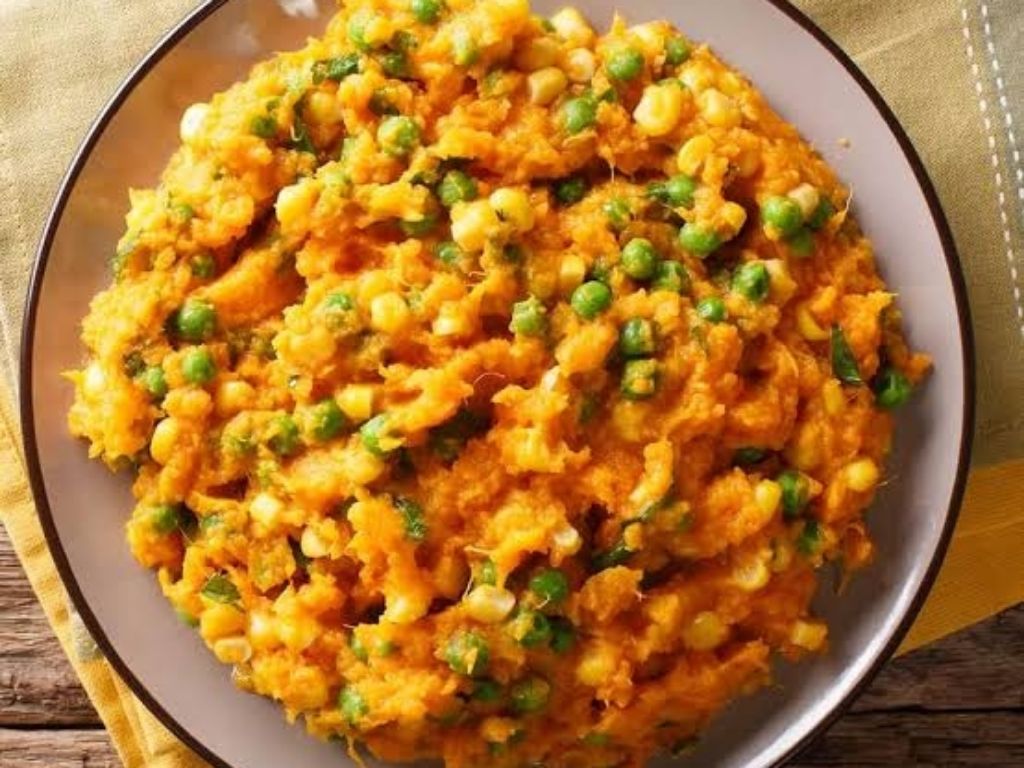 Irio (Bezelye-Patates Salatası)