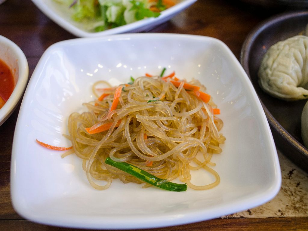 Japchae (Cam Erişte Salatası)