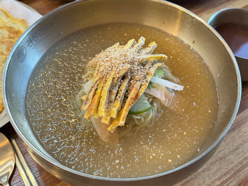 Naengmyeon (Soğuk Karabuğday Eriştesi)