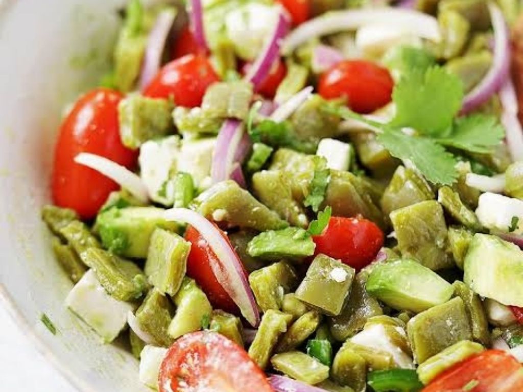 Nopales Salatası (Kaktüs Salatası)