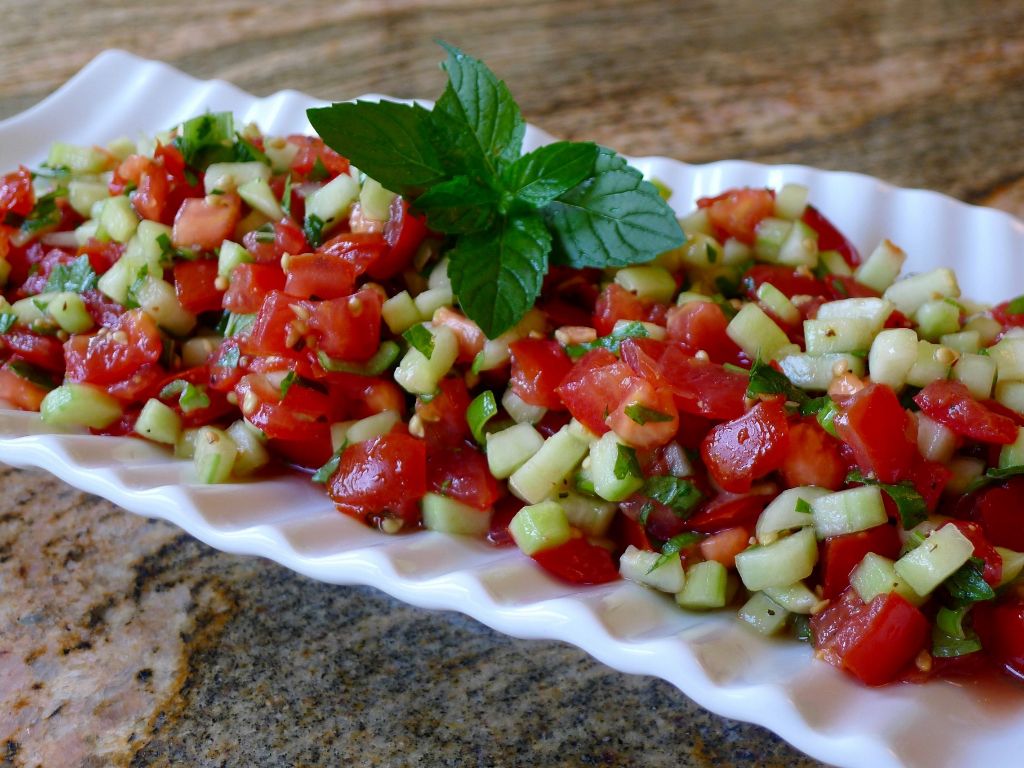 Shirazi Salatası